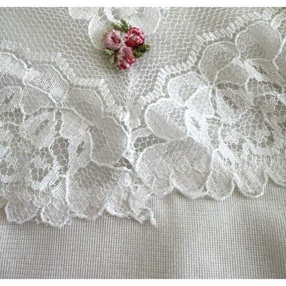 Vintage Mel-Lin White Camisole With Lace and Little Roses - Picture 6 of 9